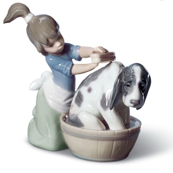 Lladro Other - Lladro Porcelain 1988 figurine # 5455 Discontinued “ Bashful Bather”